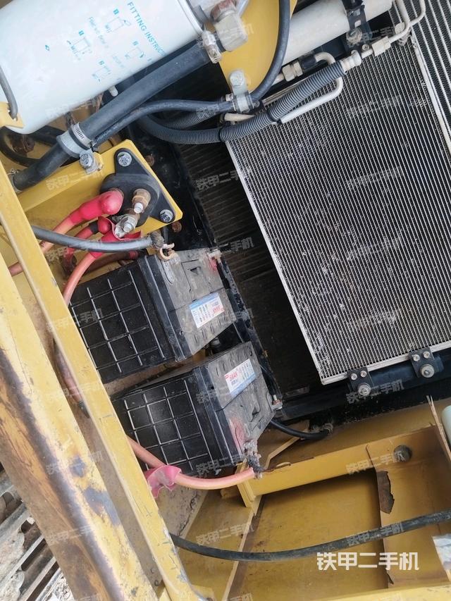 電瓶（大件艙室）