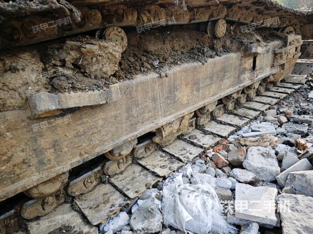 右驅(qū)動(dòng)輪（行走機(jī)構(gòu)）