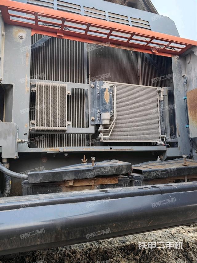 散熱器正面（大件艙室）