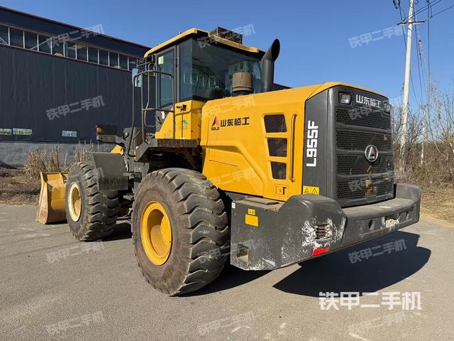 工作裝置整體（整機(jī)外觀及大件）