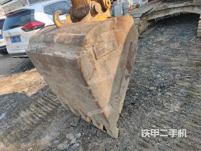 铲斗45度(工作和回转装置) 铲斗45度(工作和回转装置)