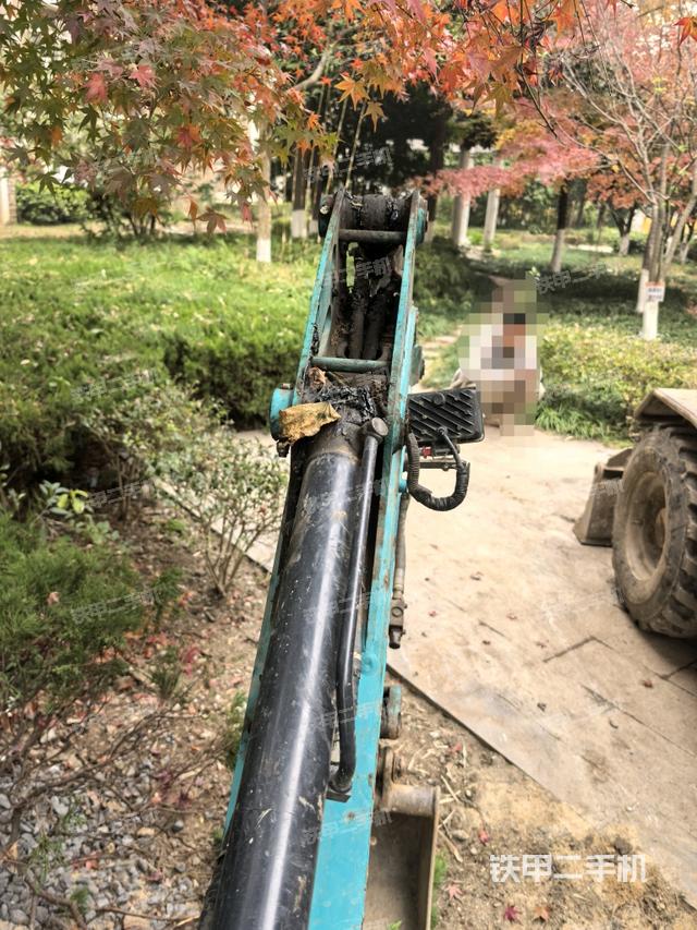 大臂背部俯視（工作和回轉裝置）