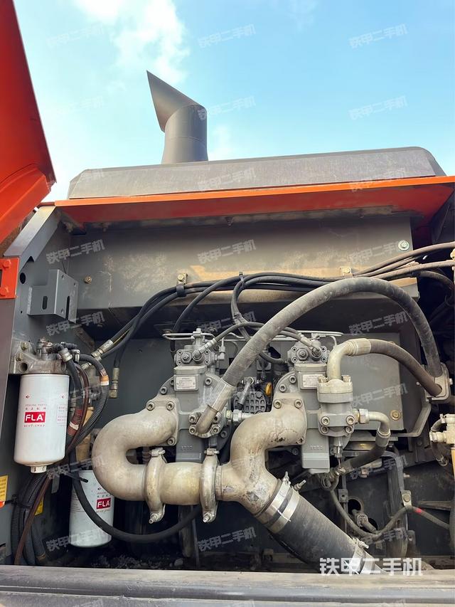 液壓泵斜45?左（大件艙室）