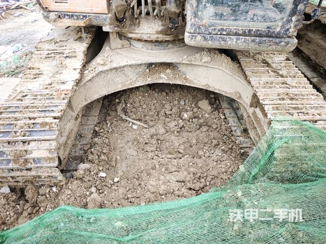 轉(zhuǎn)盤和下車架正前（工作和回轉(zhuǎn)裝置）