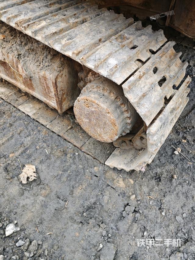 右驅(qū)動輪（行走機(jī)構(gòu)）