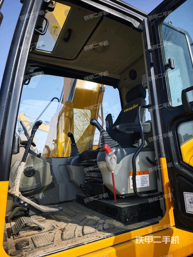 駕駛室整體（整機外觀）