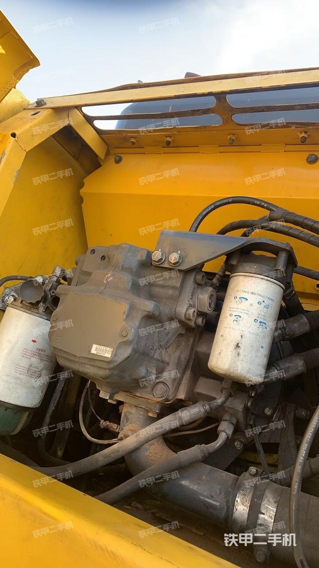 液壓泵斜45?左（大件艙室）