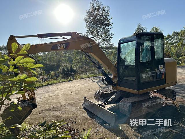 卡特彼勒CAT®305.5E2 小型液压挖掘机