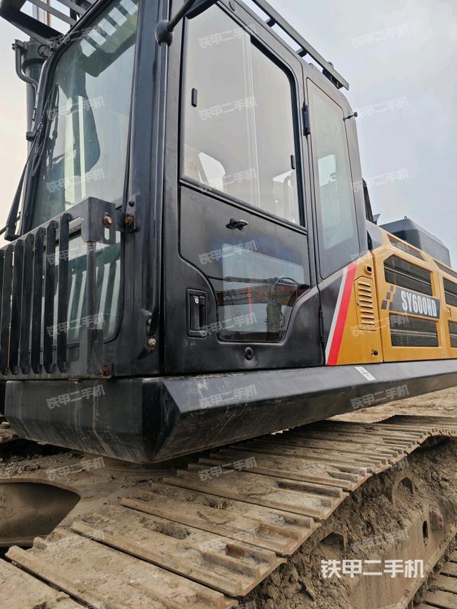 駕駛室左前45度（駕駛室部分）