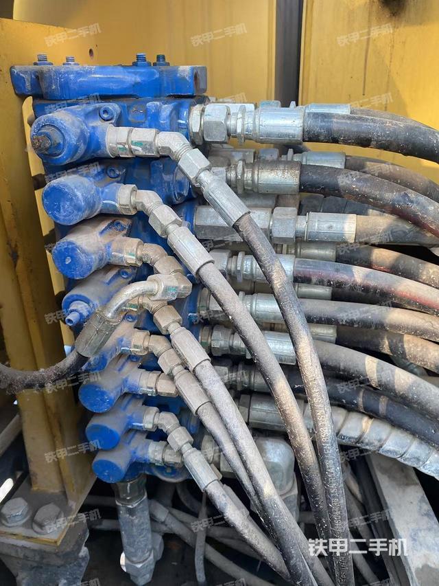 后窗玻璃角標(biāo)(駕駛室部分) 后窗玻璃角標(biāo)(駕駛室部分)