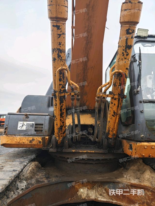 大臂油缸整體?豎拍（工作和回轉(zhuǎn)裝置）