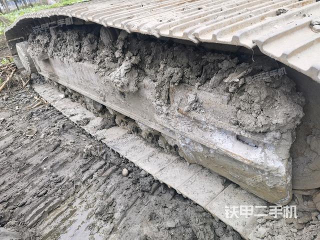 右側(cè)履帶整體(行走機構(gòu)) 右側(cè)履帶整體(行走機構(gòu))