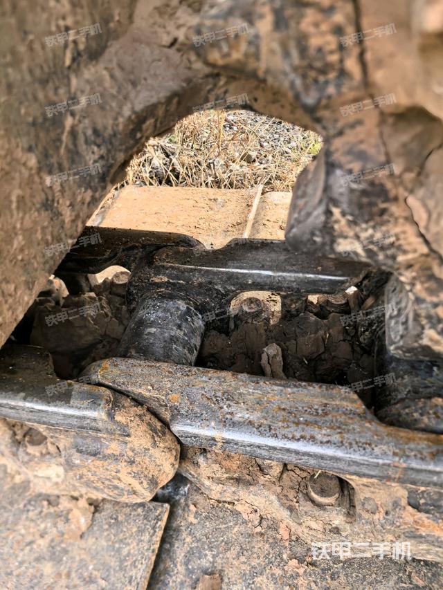 右驅(qū)動輪（行走機構(gòu)）