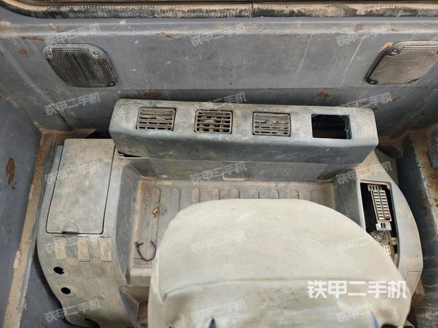 座椅后部(駕駛室部分) 座椅后部(駕駛室部分)