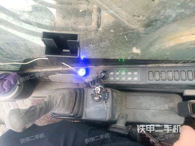 座椅右側(cè)控制臺/鑰匙門/油門/含右手柄（駕駛室部分）