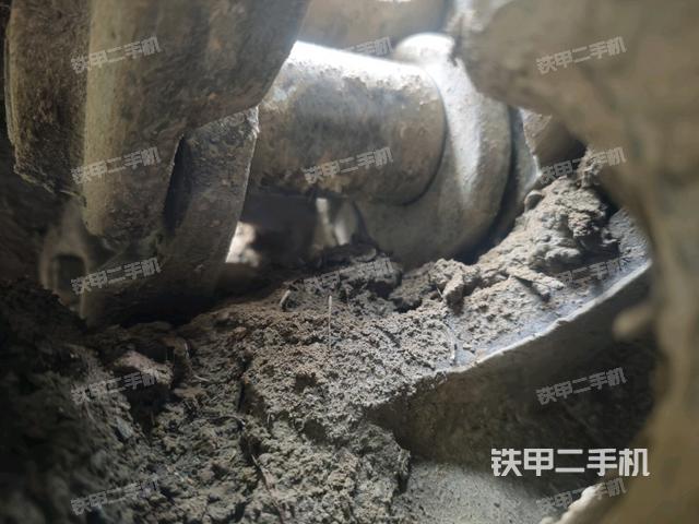 左驅(qū)動輪（行走機(jī)構(gòu)）