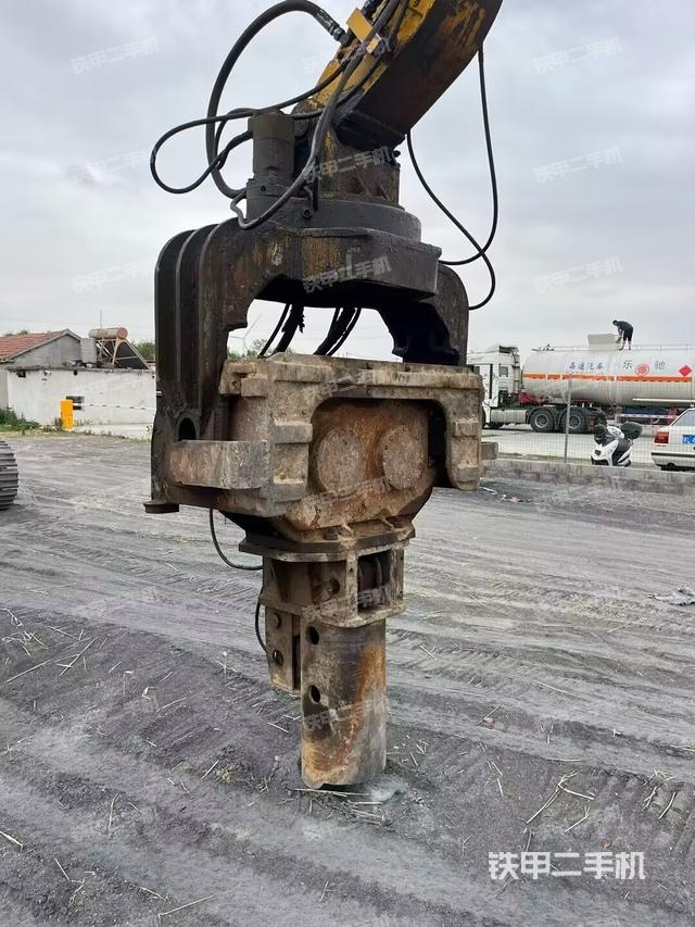 鏟斗右后整體（工作和回轉(zhuǎn)裝置）