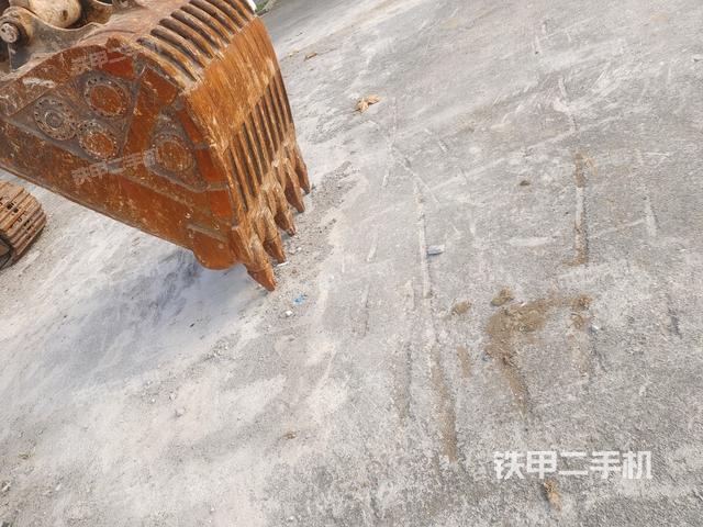 小臂整體左后(工作和回轉(zhuǎn)裝置) 小臂整體左后(工作和回轉(zhuǎn)裝置)