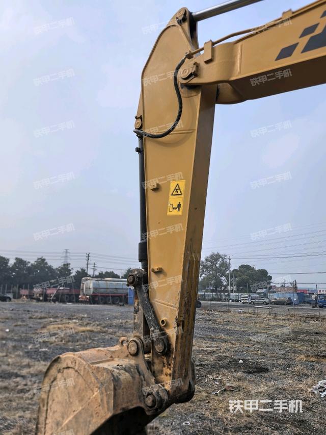 小臂整體左后（工作和回轉(zhuǎn)裝置）