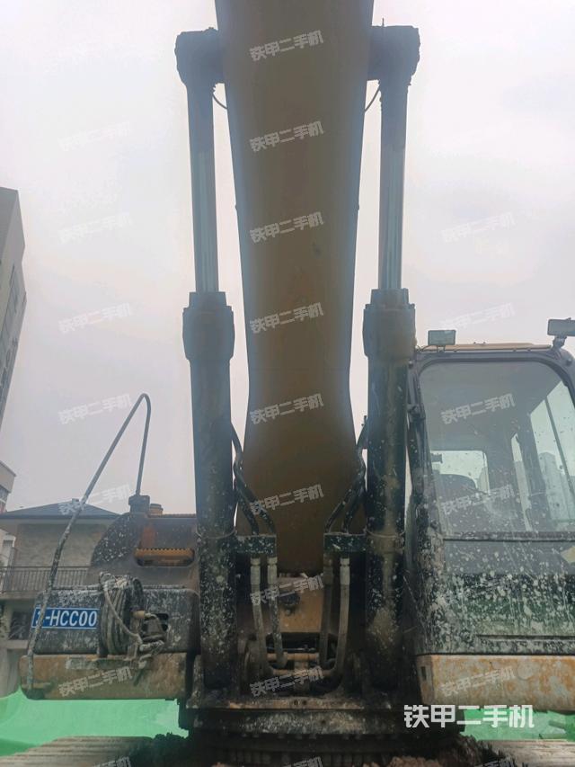 大臂油缸整體?豎拍（工作和回轉(zhuǎn)裝置）