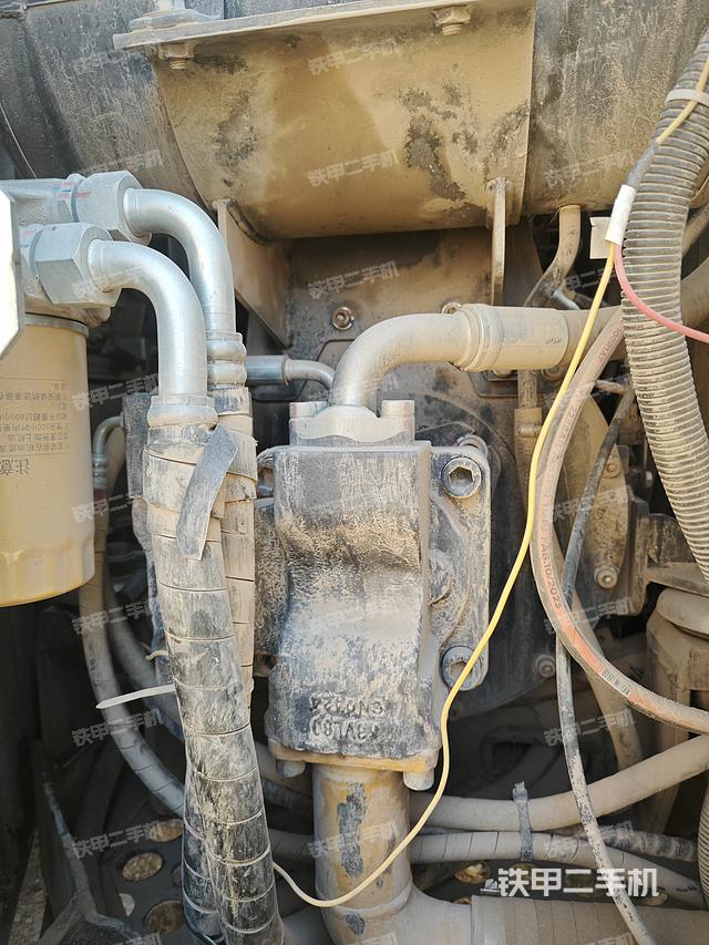 液壓泵艙室正面整體（整機(jī)外觀）