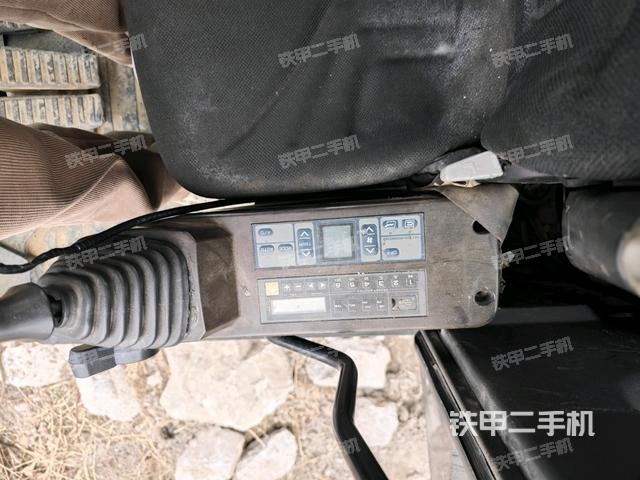 座椅左側(cè)控制臺/音響/含左手柄（駕駛室部分）