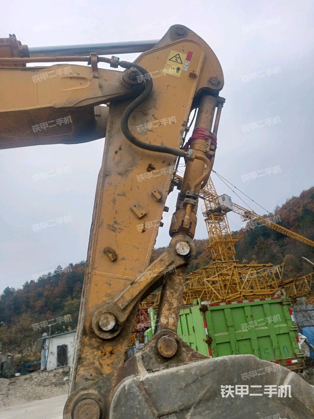 小臂整體右前(工作和回轉裝置) 小臂整體右前(工作和回轉裝置)
