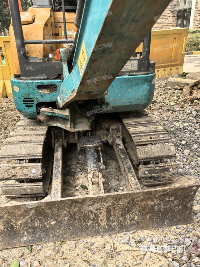 轉盤和下車架正前（工作和回轉裝置）