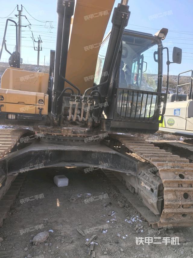 駕駛室整體(整機外觀) 駕駛室整體(整機外觀)