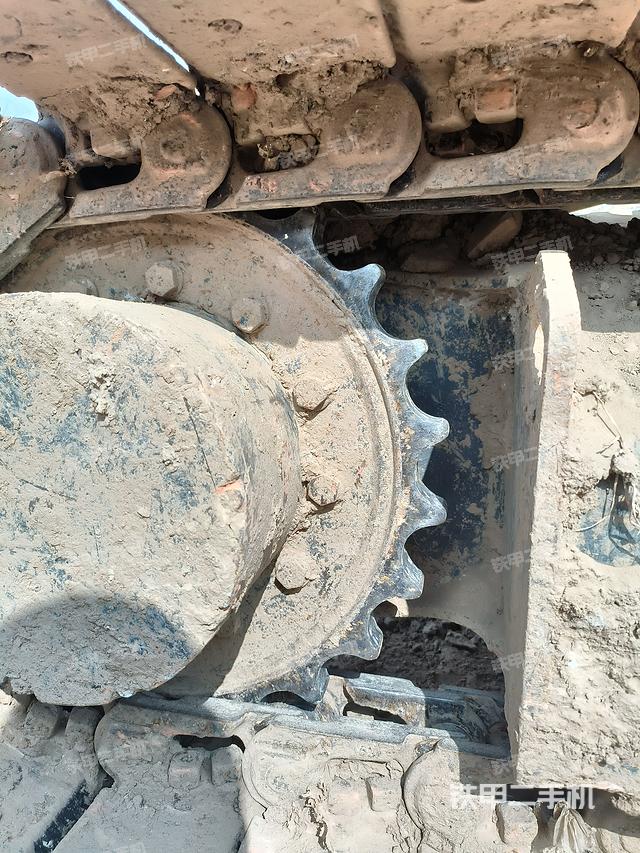 液壓泵艙室正面整體(整機(jī)外觀) 液壓泵艙室正面整體(整機(jī)外觀)