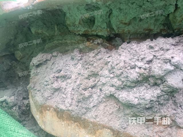 左驅(qū)動輪（行走機(jī)構(gòu)）