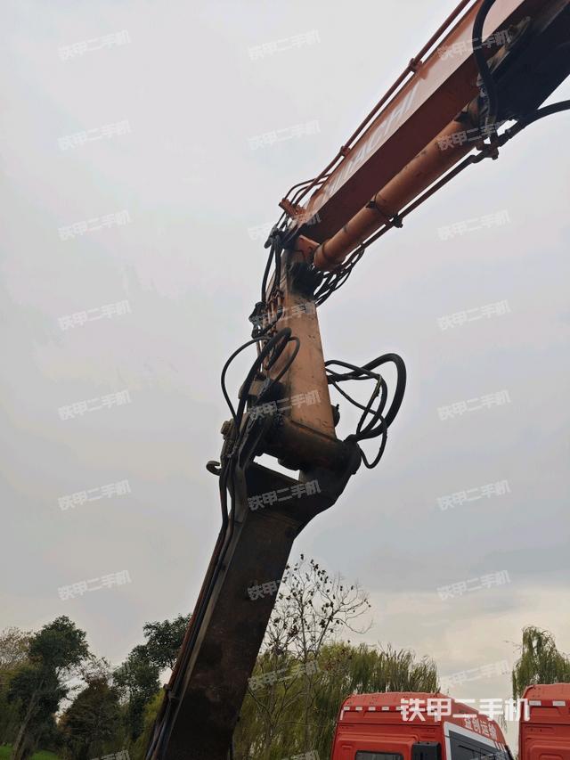 小臂整體左后(工作和回轉(zhuǎn)裝置) 小臂整體左后(工作和回轉(zhuǎn)裝置)