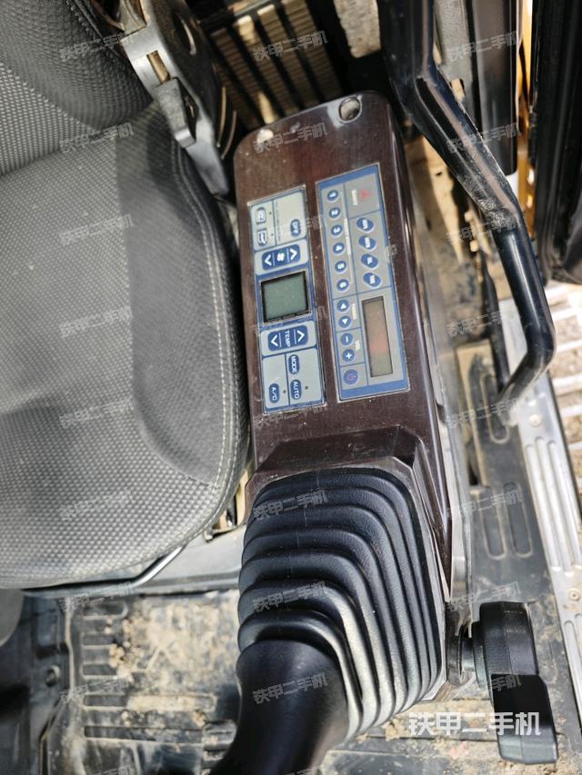 座椅左側(cè)控制臺(tái)/音響/含左手柄（駕駛室部分）