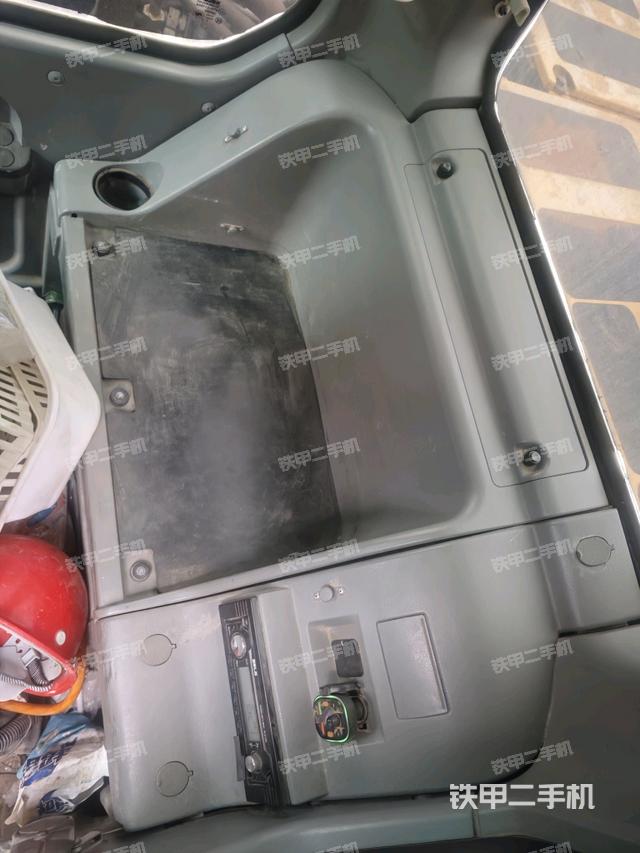 座椅后部（駕駛室部分）