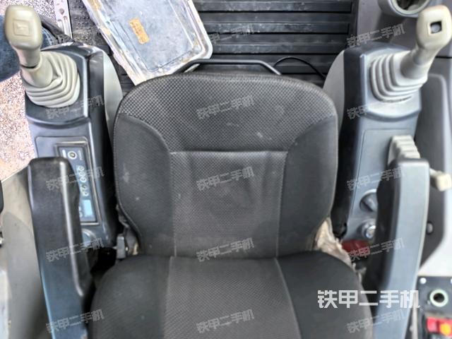 后窗玻璃角標(biāo)(駕駛室部分) 后窗玻璃角標(biāo)(駕駛室部分)