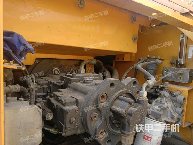 液壓泵艙室正面整體（整機(jī)外觀）