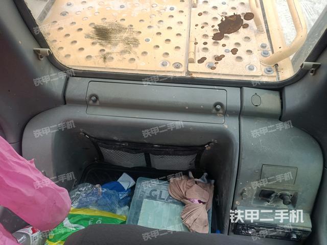 座椅后部(駕駛室部分) 座椅后部(駕駛室部分)