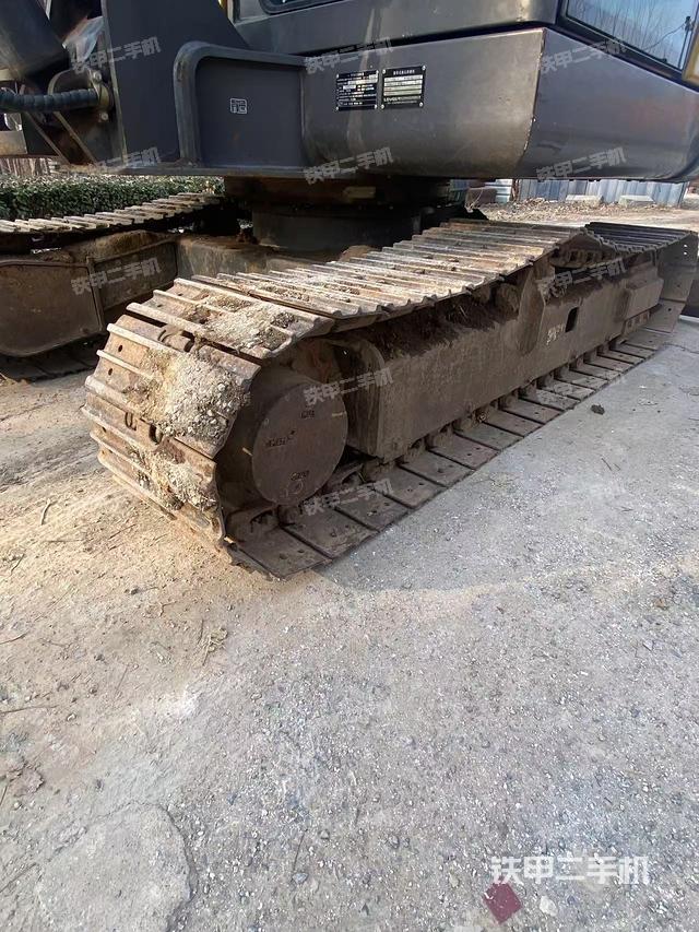 右側(cè)履帶整體?(行走機(jī)構(gòu)) 右側(cè)履帶整體?(行走機(jī)構(gòu))