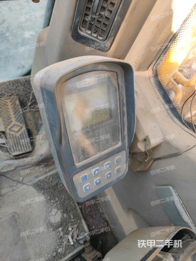 显示屏 (驾驶室部分) 显示屏 (驾驶室部分)