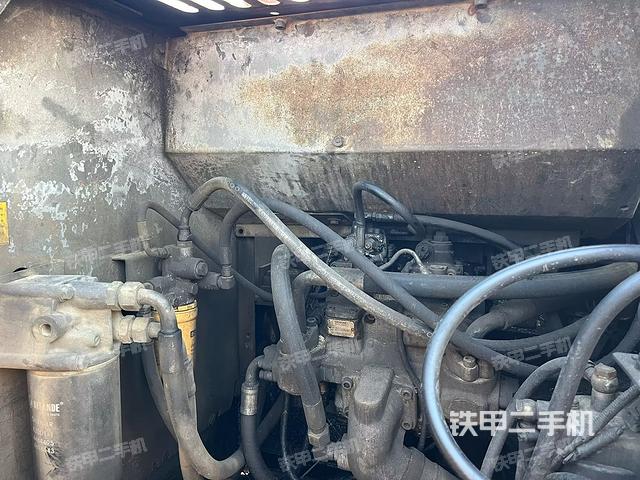 液壓泵斜45?左(大件艙室) 液壓泵斜45?左(大件艙室)