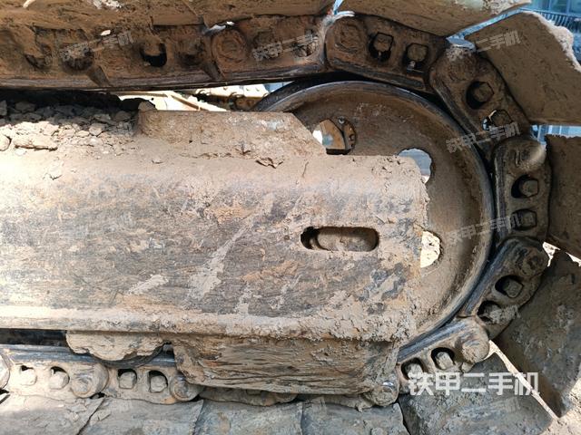 左驅(qū)動(dòng)輪（行走機(jī)構(gòu)）