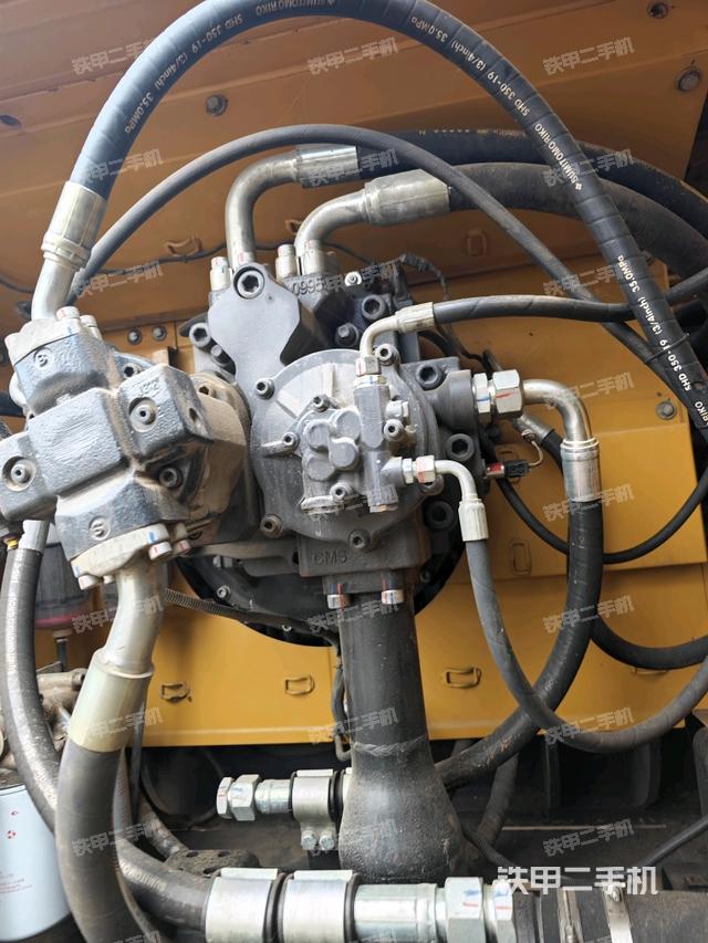 液壓泵斜45?左（大件艙室）