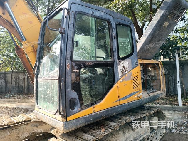 駕駛室左前45度（駕駛室部分）