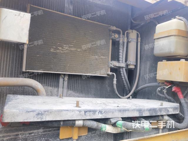 散熱器正面(大件艙室) 散熱器正面(大件艙室)