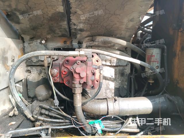 液壓泵斜45?左（大件艙室）