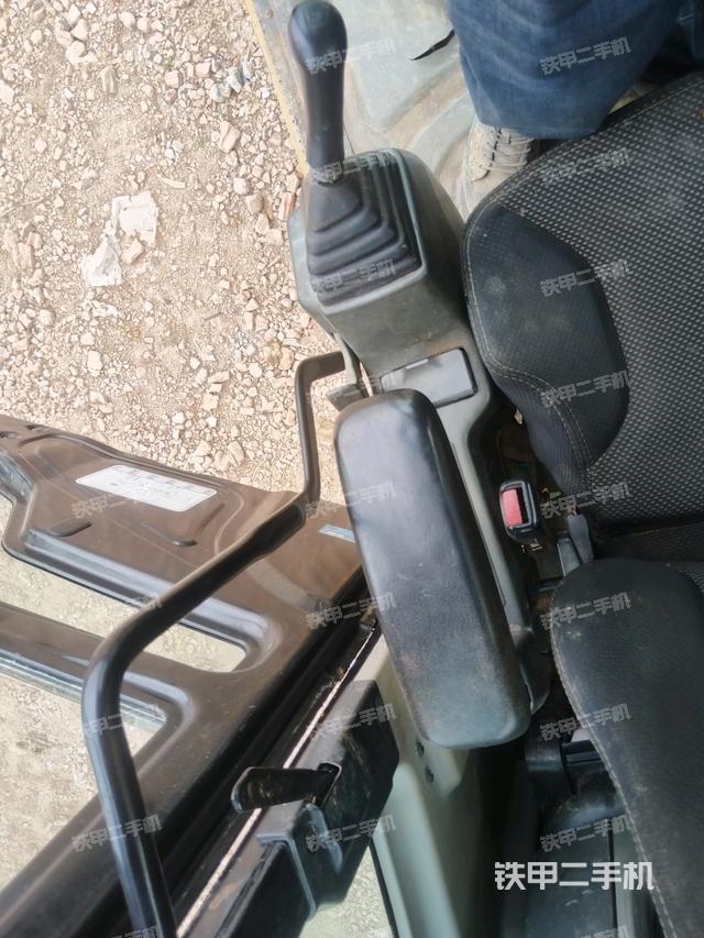 座椅左側控制臺/音響/含左手柄（駕駛室部分）