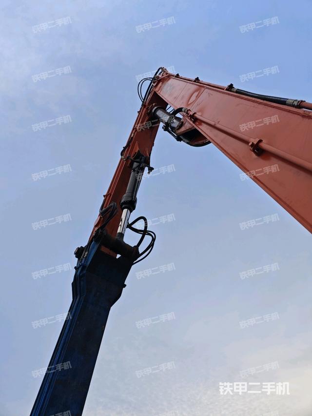 小臂整體左后（工作和回轉(zhuǎn)裝置）