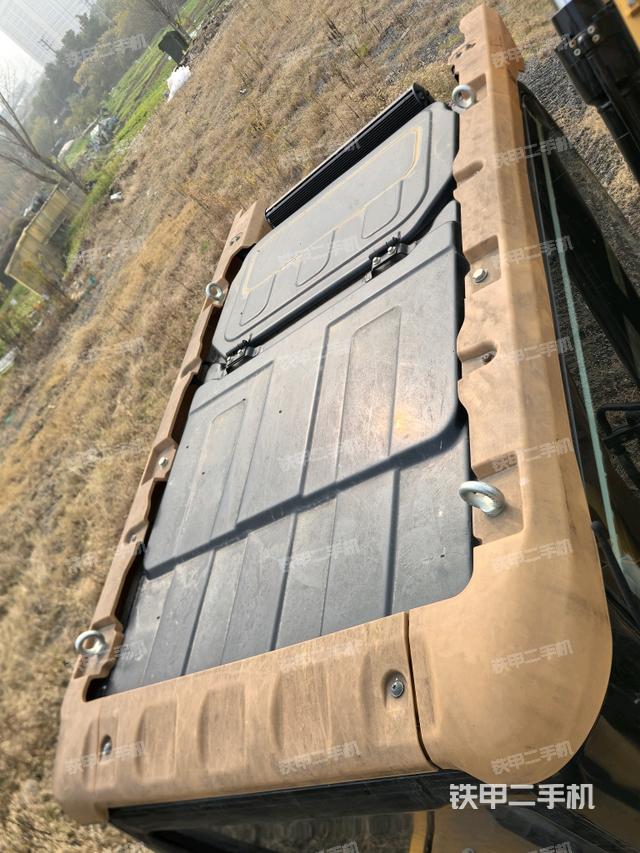 駕駛室頂部俯視（上車部件）