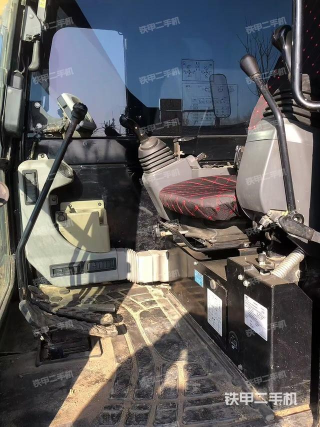 駕駛室整體（整機外觀）