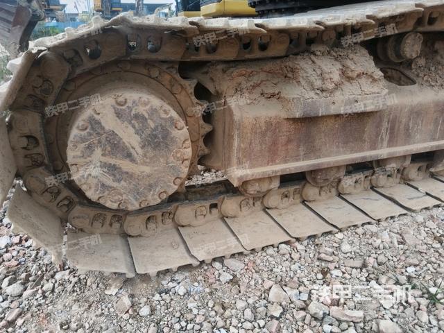 右驅(qū)動輪（行走機構）